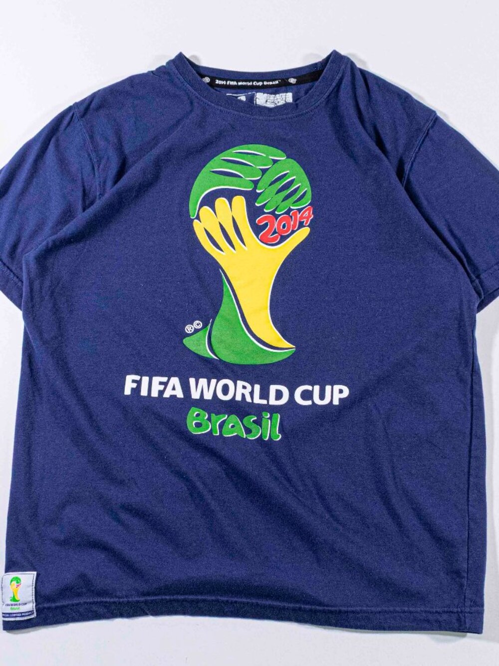 Official 2014 FIFA World Cup Brazil T-Shirt Medium M Navy Soccer Graphic Tee